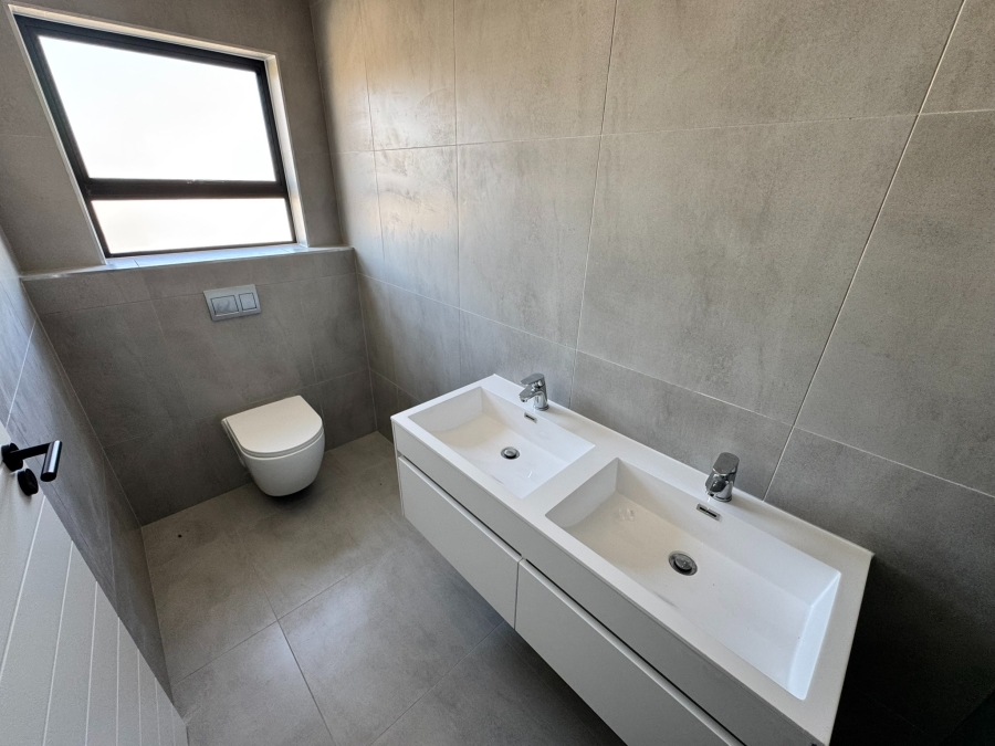 4 Bedroom Property for Sale in Sandown Western Cape